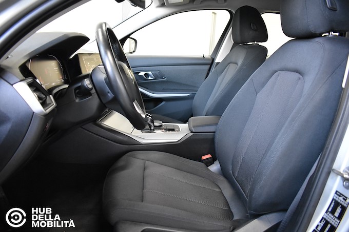 BMW 320d 48V xDrive Touring Business Advantage